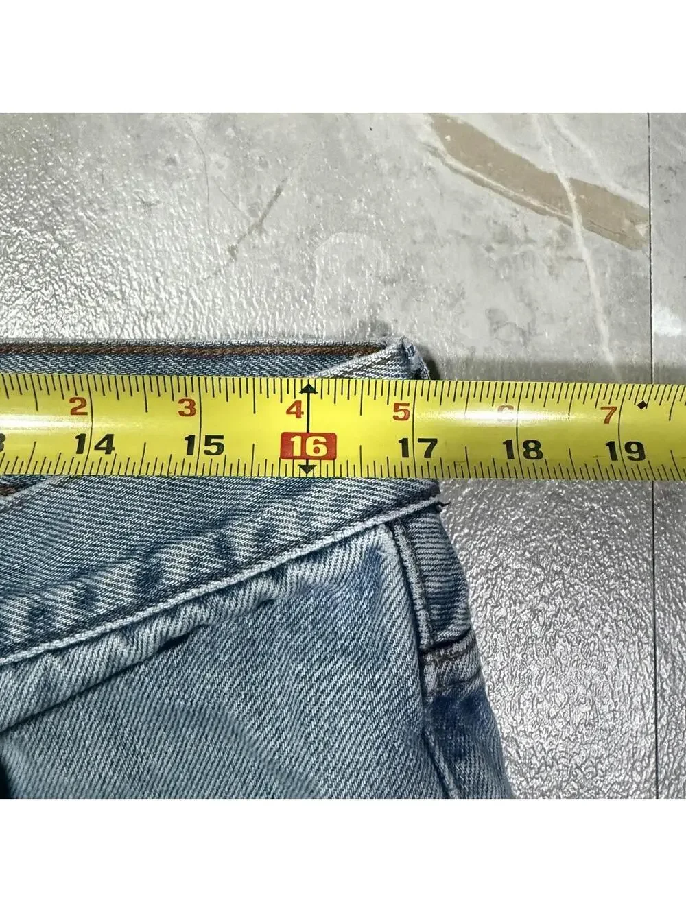 Levi’s 550 Relaxed Fit Light Wash Jeans 36x34